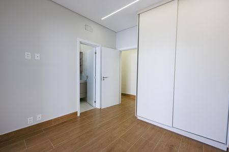 Casa de condomínio para alugar com 198m², 3 quartos e 4 vagas
