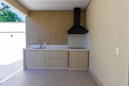 Casa de condomínio para alugar com 198m², 3 quartos e 4 vagas