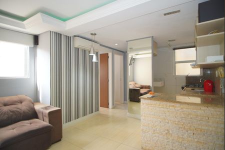 Sala de apartamento para alugar com 2 quartos, 44m² em Mário Quintana, Porto Alegre