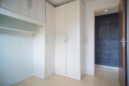 Quarto 1 de apartamento para alugar com 2 quartos, 44m² em Mário Quintana, Porto Alegre