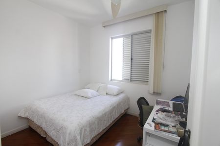 Apartamento à venda com 77m², 2 quartos e 3 vagasQuarto 1