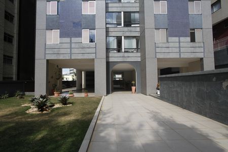 Apartamento à venda com 77m², 2 quartos e 3 vagasEntrada