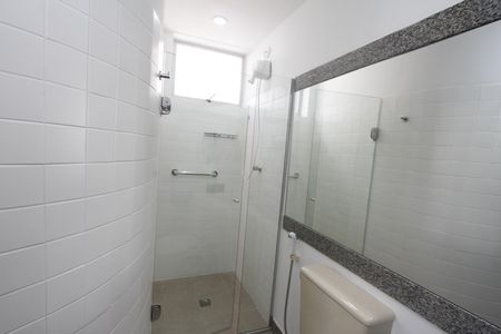 Apartamento à venda com 77m², 2 quartos e 3 vagasBanheiro Social