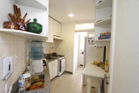 Apartamento à venda com 77m², 2 quartos e 3 vagasCozinha