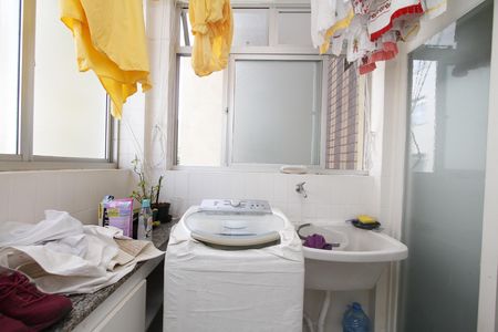 Apartamento à venda com 77m², 2 quartos e 3 vagasÁrea de Serviço