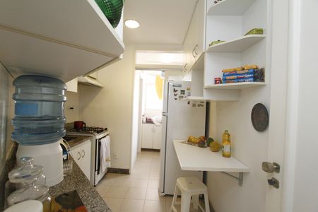 Apartamento à venda com 77m², 2 quartos e 3 vagasCozinha