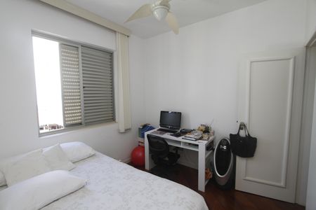 Apartamento à venda com 77m², 2 quartos e 3 vagasQuarto 1