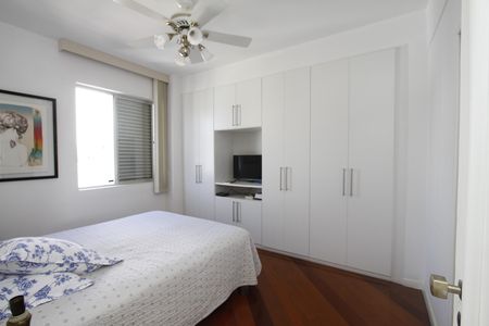 Apartamento à venda com 77m², 2 quartos e 3 vagasQuarto 2 - Suíte