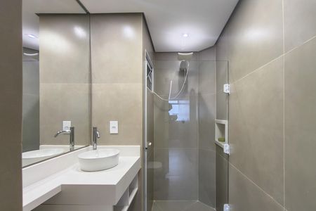 Banheiro  de apartamento para alugar com 1 quarto, 35m² em Vila Tupi, Praia Grande