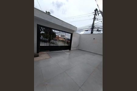 Casa à venda com 70m², 2 quartos e 3 vagas