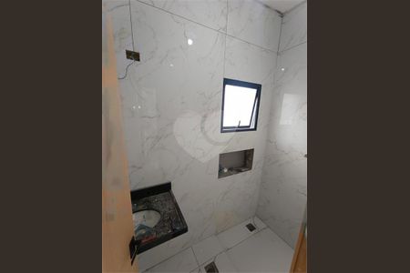 Casa à venda com 70m², 2 quartos e 3 vagas