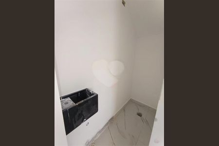 Casa à venda com 70m², 2 quartos e 3 vagas