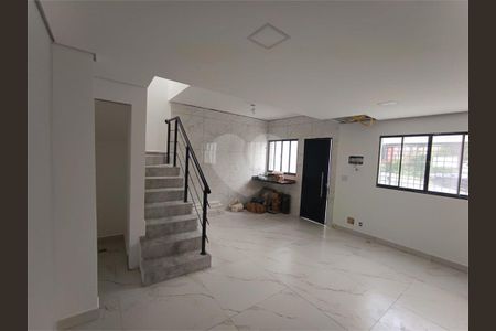 Casa à venda com 70m², 2 quartos e 3 vagas