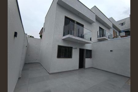 Casa à venda com 70m², 2 quartos e 3 vagas