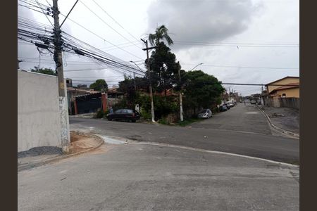 Casa à venda com 70m², 2 quartos e 3 vagas