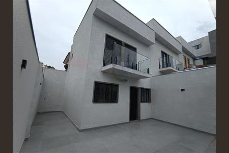Casa à venda com 70m², 2 quartos e 3 vagas