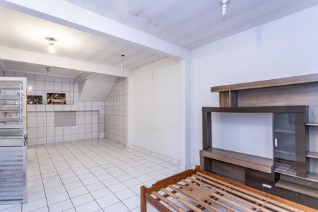 Quarto e cozinha de casa para alugar com 1 quarto, 140m² em Jardim Santa Lucrecia, São Paulo