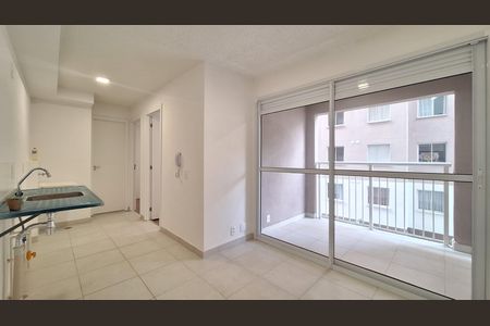 Sala/Cozinha/Área de serviço  de apartamento à venda com 2 quartos, 35m² em Parque Industrial Tomas Edson, São Paulo