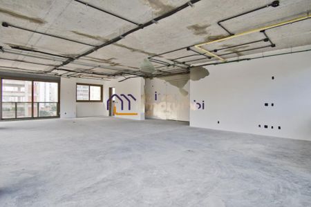 Apartamento à venda com 358m², 4 quartos e 6 vagas