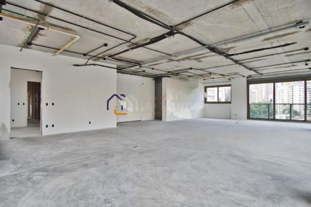Apartamento à venda com 358m², 4 quartos e 6 vagas