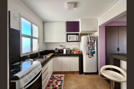 Apartamento à venda com 98m², 2 quartos e 2 vagasCozinha