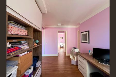 Apartamento à venda com 98m², 2 quartos e 2 vagasEscritório