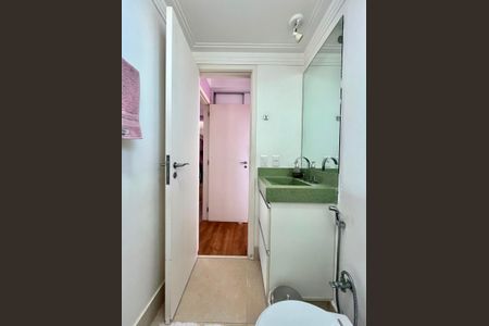 Apartamento à venda com 98m², 2 quartos e 2 vagasBanheiro da Suíte 1
