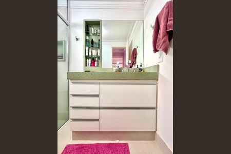 Apartamento à venda com 98m², 2 quartos e 2 vagasBanheiro da Suíte 2