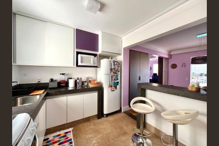 Apartamento à venda com 98m², 2 quartos e 2 vagasCozinha