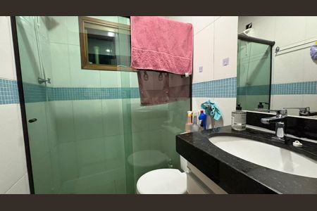 Banheiro de casa para alugar com 2 quartos, 44m² em Araguaia, Belo Horizonte