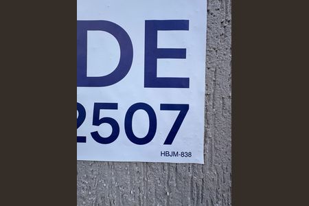 Casa à venda com 110m², 2 quartos e 2 vagas Casa à venda com 110m², 2 quartos e 2 vagasFachada + placa HBJM-838