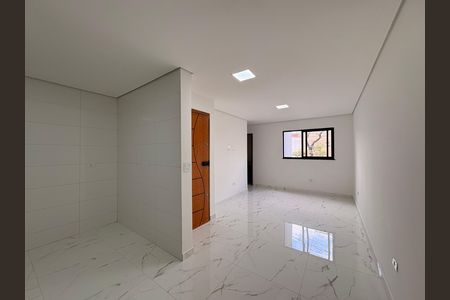 Casa à venda com 110m², 2 quartos e 2 vagas Casa à venda com 110m², 2 quartos e 2 vagasSala