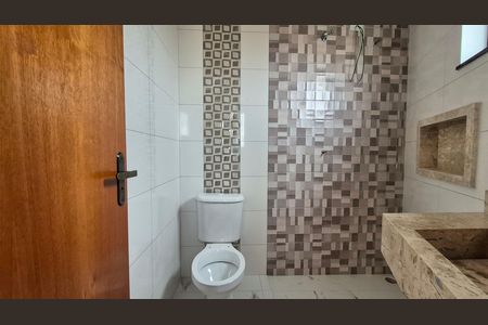 Casa à venda com 115m², 2 quartos e 4 vagas Casa à venda com 115m², 2 quartos e 4 vagasBanheiro da suíte