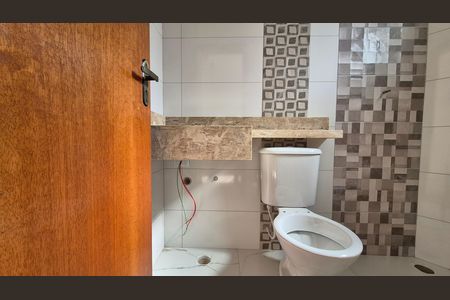 Casa à venda com 115m², 2 quartos e 4 vagas Casa à venda com 115m², 2 quartos e 4 vagasBanheiro da suíte 2