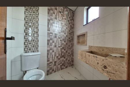 Casa à venda com 115m², 2 quartos e 4 vagas Casa à venda com 115m², 2 quartos e 4 vagasBanheiro da suíte