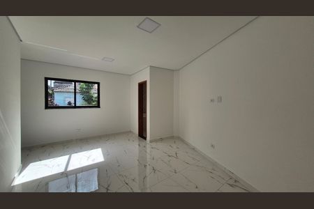 Casa à venda com 115m², 2 quartos e 4 vagas Casa à venda com 115m², 2 quartos e 4 vagasSala