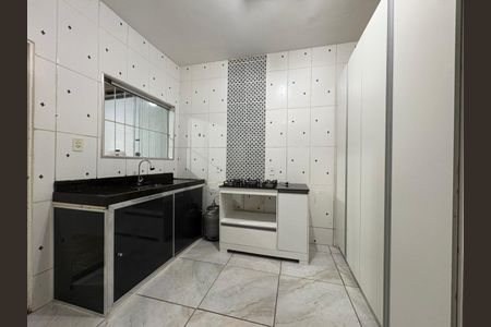 Cozinha de kitnet/studio para alugar com 1 quarto, 30m² em Vale Do Jatoba (Barreiro, Contagem