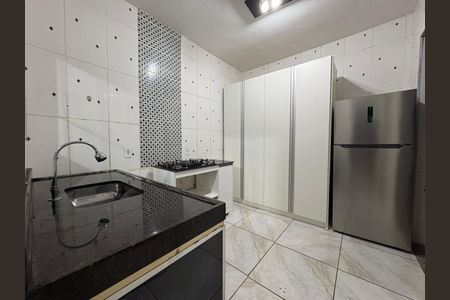 Cozinha de kitnet/studio para alugar com 1 quarto, 30m² em Vale Do Jatoba (Barreiro, Contagem