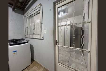 Lavanderia de kitnet/studio para alugar com 1 quarto, 30m² em Vale Do Jatoba (Barreiro, Contagem