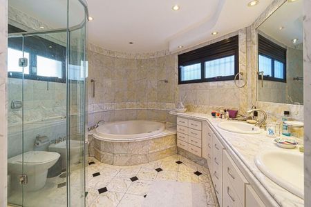 Apartamento à venda com 349m², 4 quartos e 4 vagas