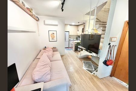 Sala de casa de condomínio à venda com 2 quartos, 100m² em Parada Inglesa, São Paulo