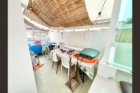 Casa de condomínio à venda com 100m², 2 quartos e 1 vaga Casa de condomínio à venda com 100m², 2 quartos e 1 vagaVaranda