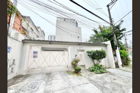 Casa de condomínio à venda com 100m², 2 quartos e 1 vaga Casa de condomínio à venda com 100m², 2 quartos e 1 vagaFachada