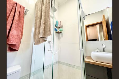 Casa de condomínio à venda com 100m², 2 quartos e 1 vaga Casa de condomínio à venda com 100m², 2 quartos e 1 vagaBanheiro da Suíte 2