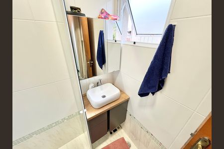 Casa de condomínio à venda com 100m², 2 quartos e 1 vaga Casa de condomínio à venda com 100m², 2 quartos e 1 vagaBanheiro da Suíte 2