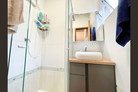Casa de condomínio à venda com 100m², 2 quartos e 1 vaga Casa de condomínio à venda com 100m², 2 quartos e 1 vagaBanheiro da Suíte 2