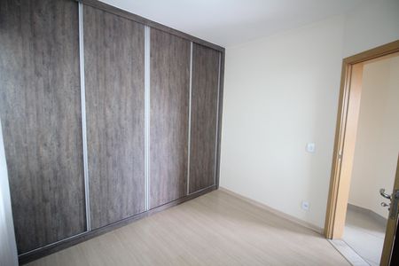 Apartamento à venda com 200m², 3 quartos e 1 vagaQuarto 2