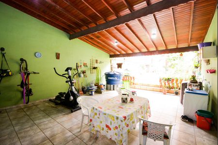 Casa à venda com 162m², 3 quartos e 1 vagaÁrea gourmet