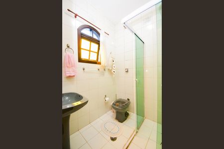 Casa à venda com 162m², 3 quartos e 1 vagaBanheiro do Quarto 2