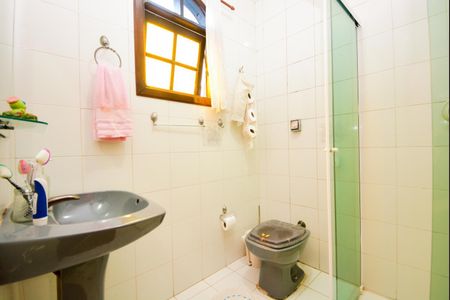 Casa à venda com 162m², 3 quartos e 1 vagaBanheiro do Quarto 2